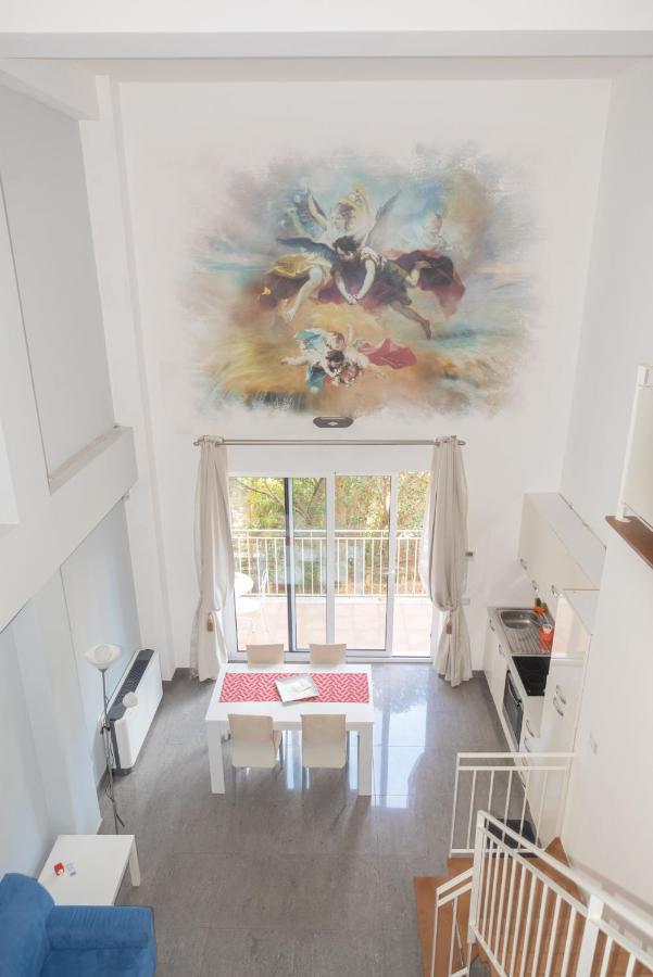 Palazzo Leo Suite And Apartment Лече Екстериор снимка