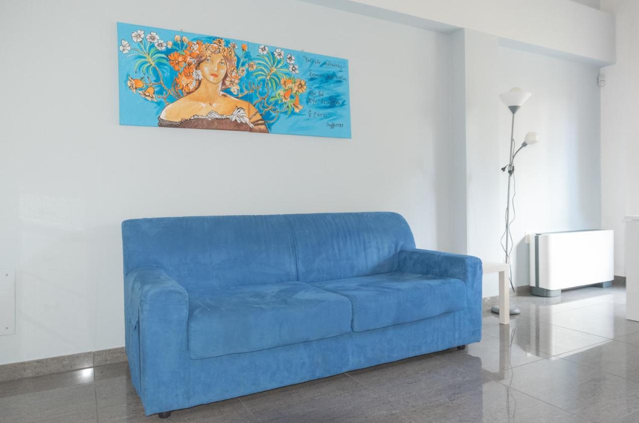 Palazzo Leo Suite And Apartment Лече Екстериор снимка